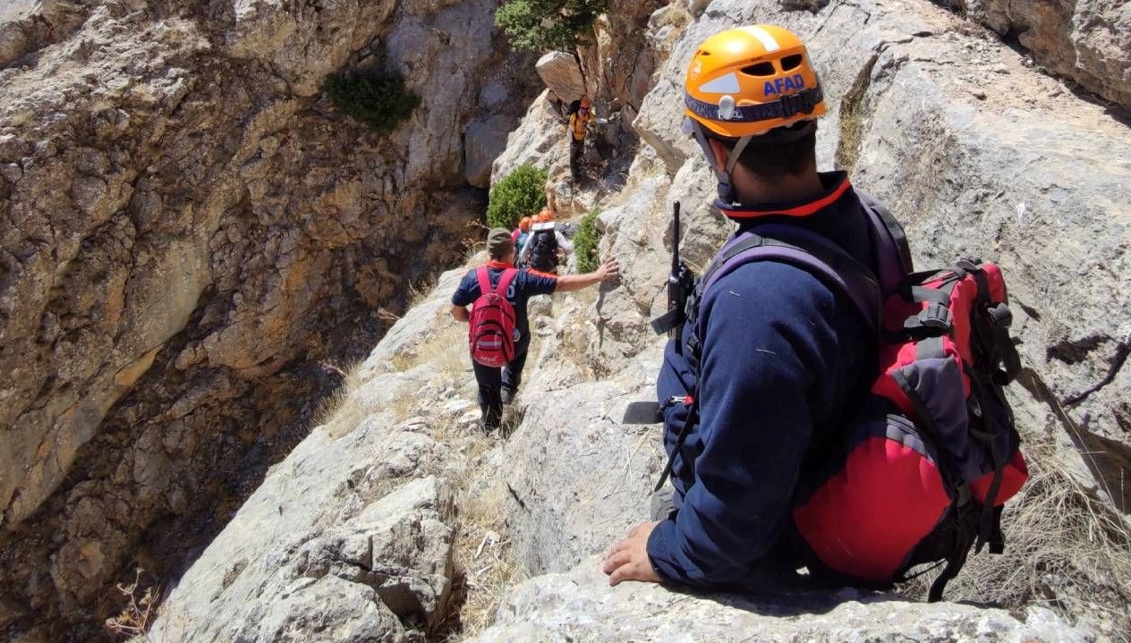 dag cayi toplamak icin aladaglara cikti 4 gundur haber alinamiyor SWyUc4Kz