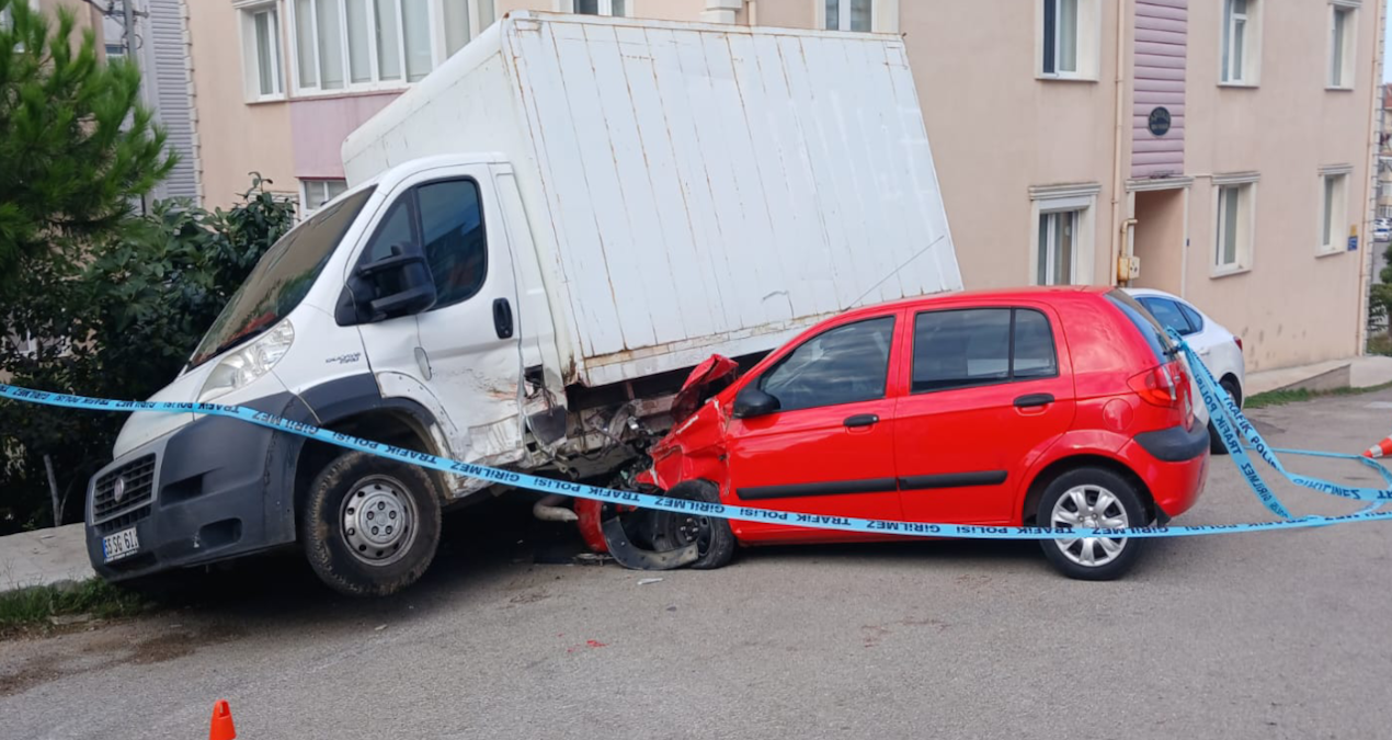 sinopta trafik kazasinda 3 kisi yaralandi XnAPv8jj