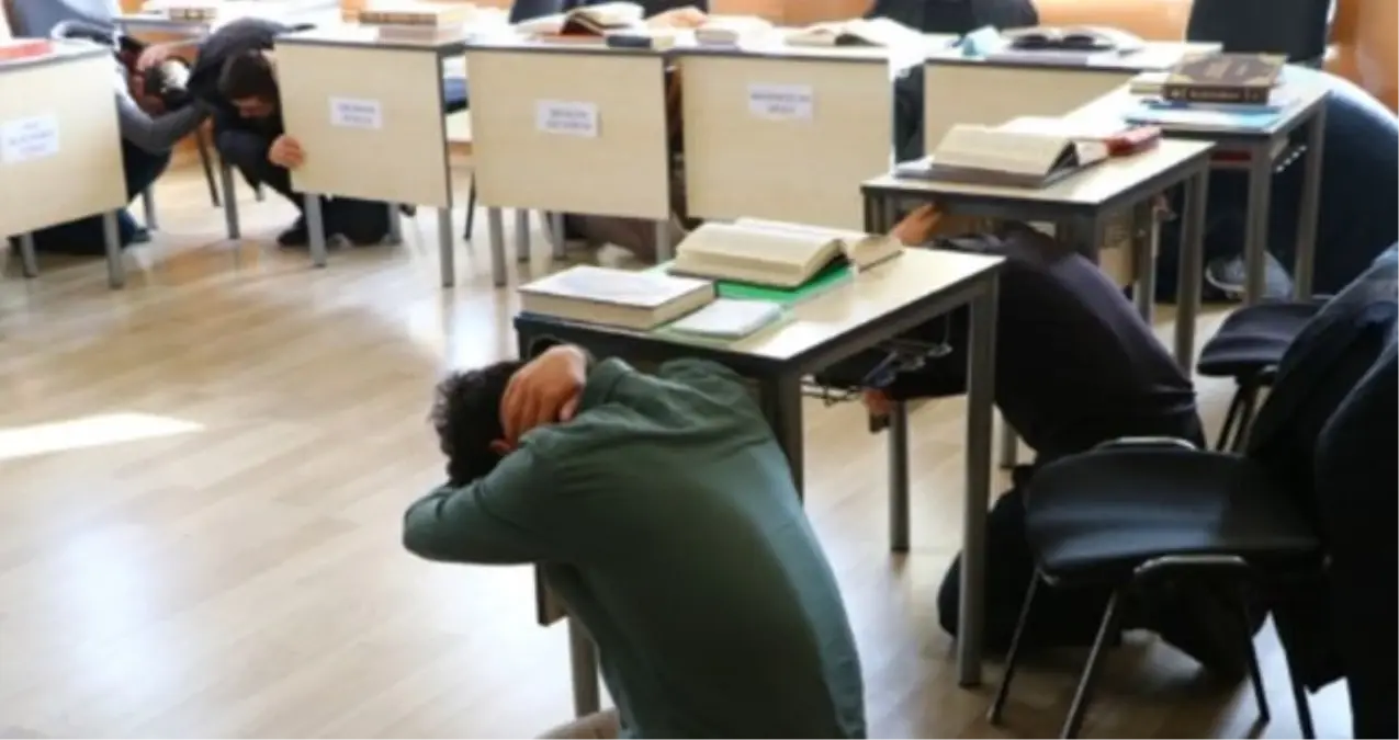 13 ekim okullarda deprem tatbikati saat kacta yapilacak okullarda deprem tatbikati nasil yapilacak XjJ4S3UT.jpg