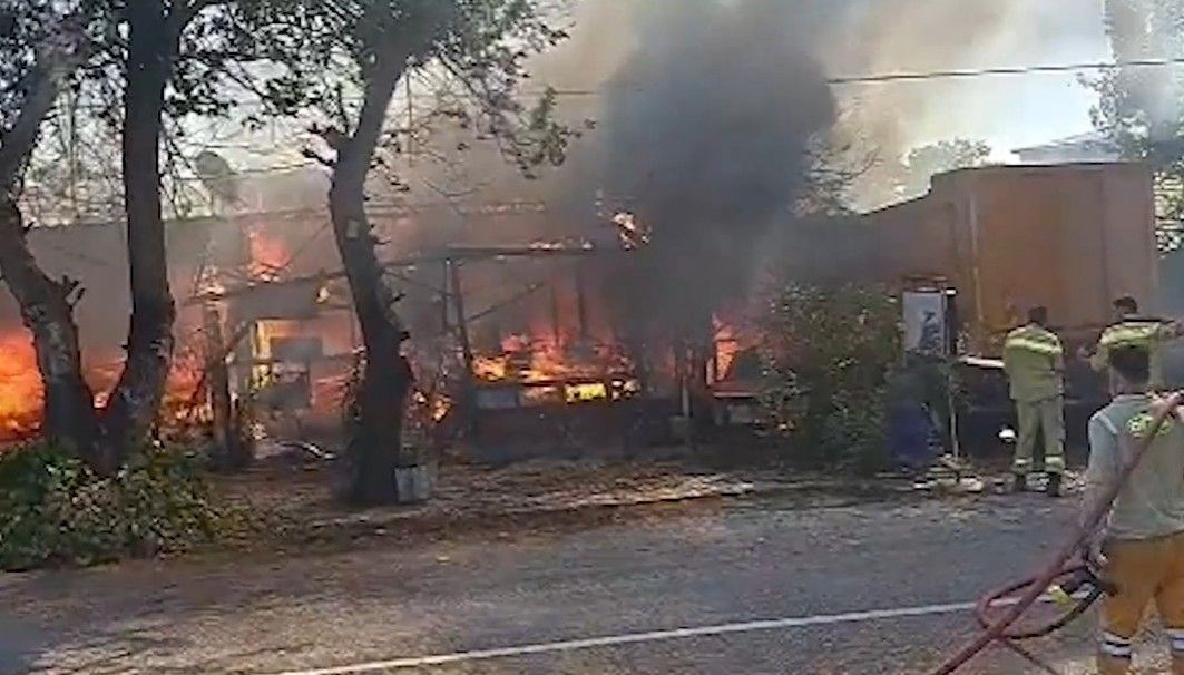 antalyada terk edilmis baraka alev topuna dondu AsnyMXUR.jpg