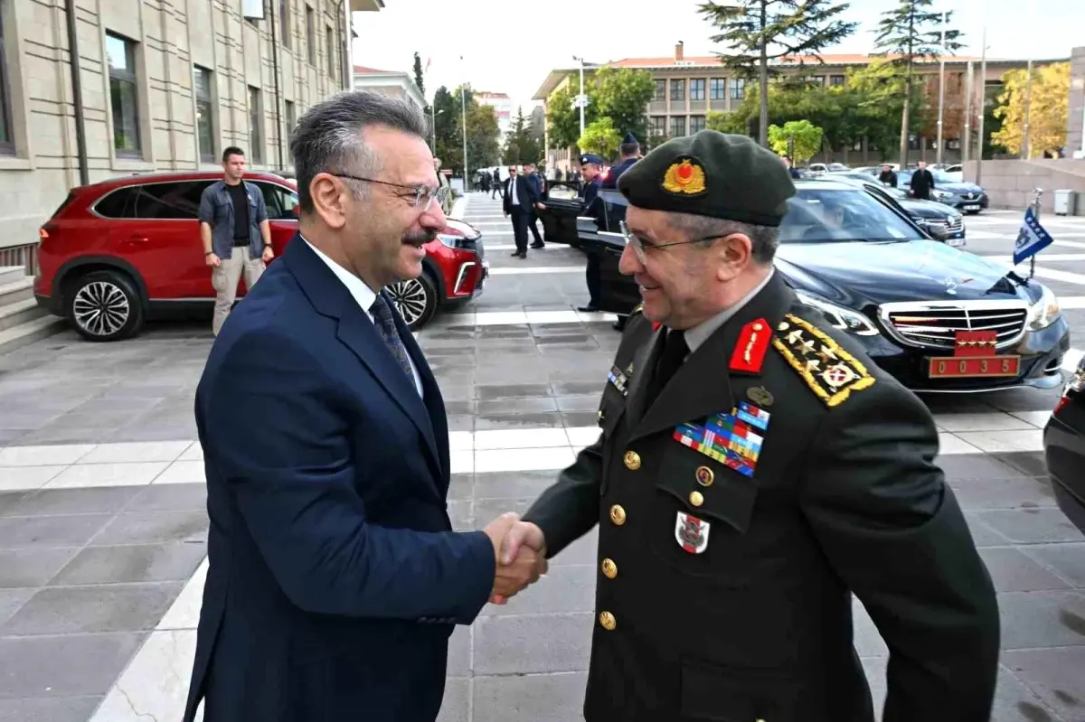 genelkurmay ve hava kuvvetleri komutanlari eskisehirde AgaXsSMB.jpg