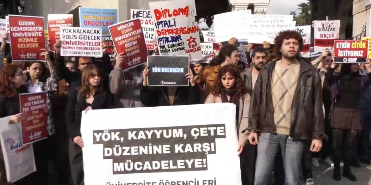 ogrencilerden beyazit meydaninda yok protestosu universitelerimiz kole yetistiren atolyelere donusmustur Y171sriN.jpg