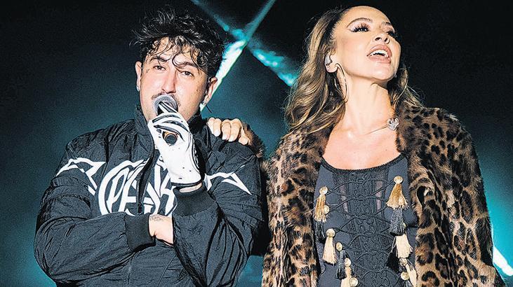 Konserde hadise surprizi mBjDf1XC